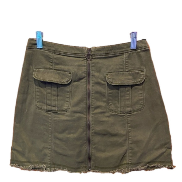 Hollister Front-Zip Military Skirt - Picture 1 of 2